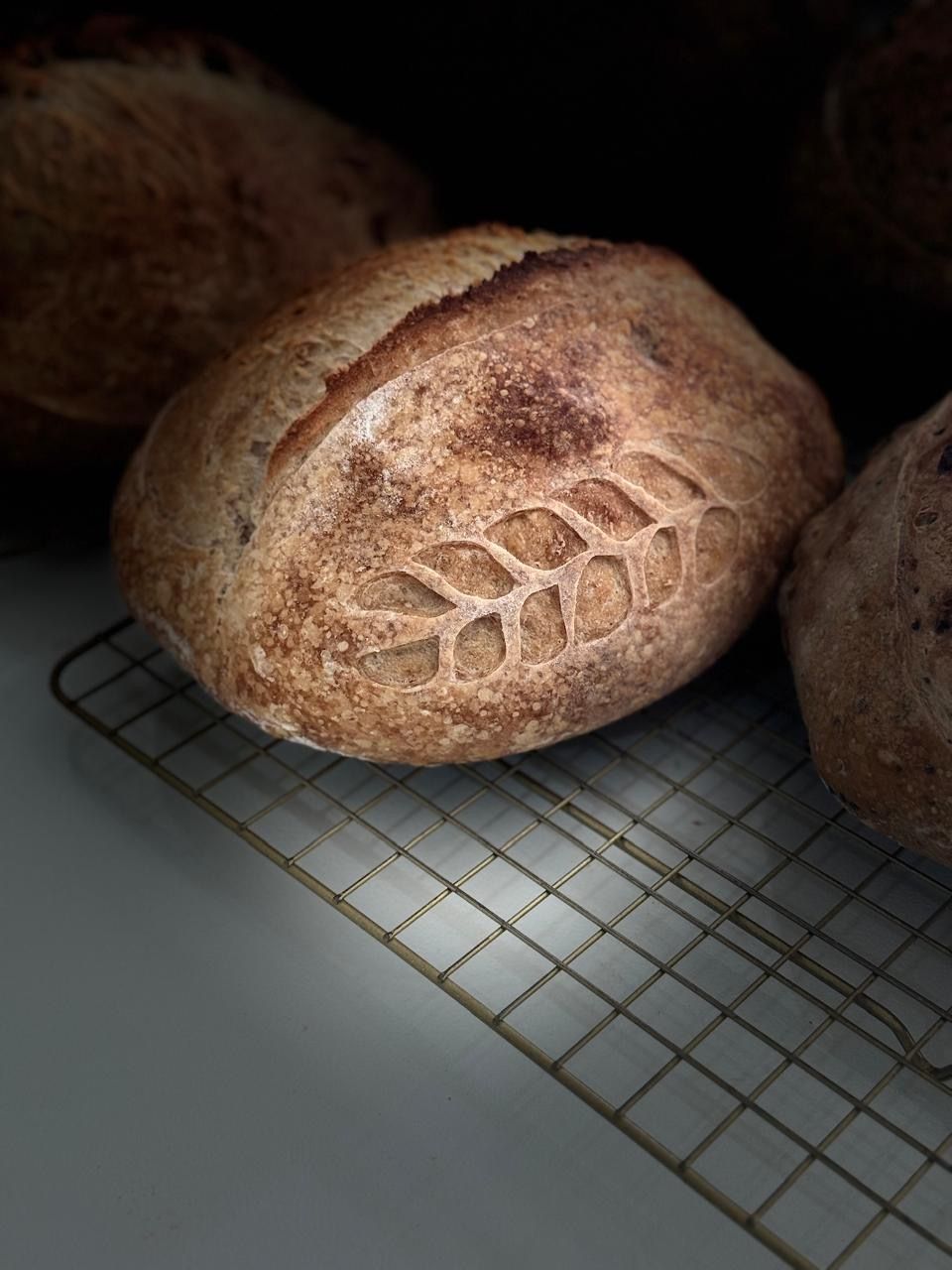 Pan de masa madre Tradicional recién horneado